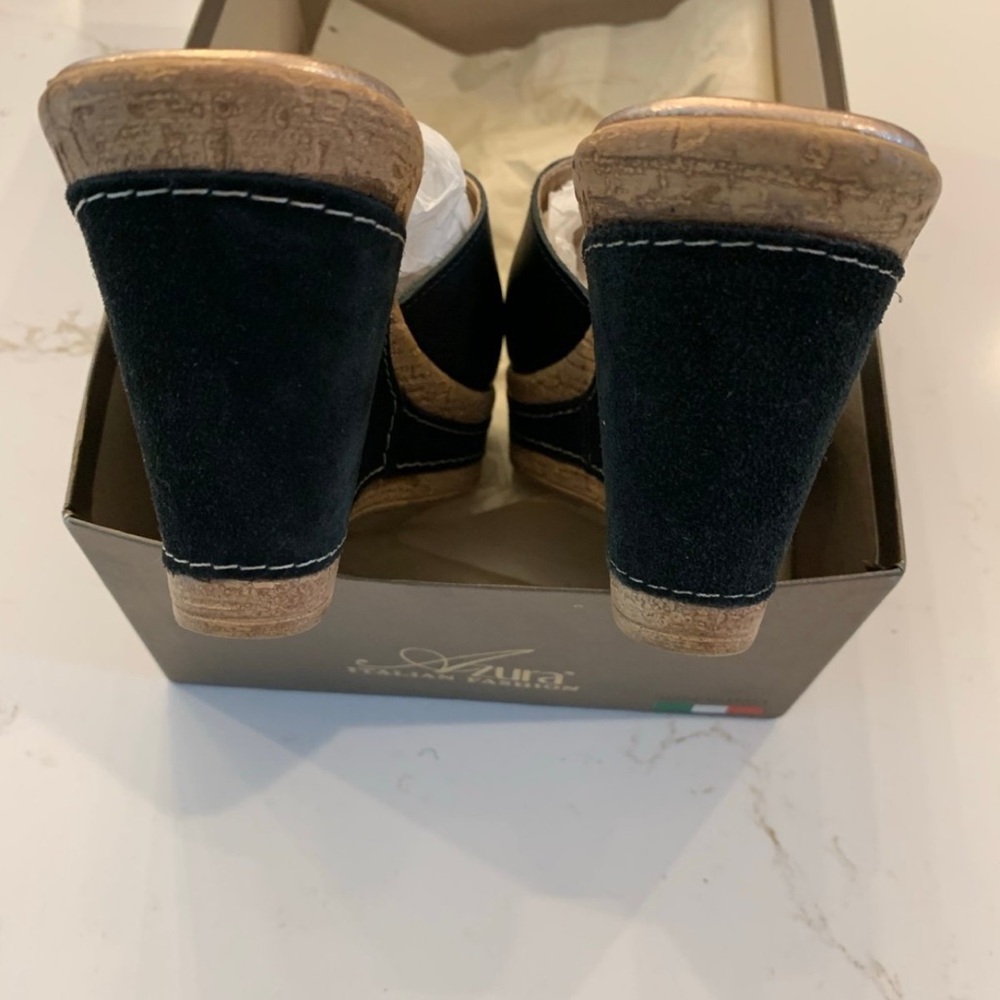 Azura Leather Slide Flower Wedge - Picture 4 of 5